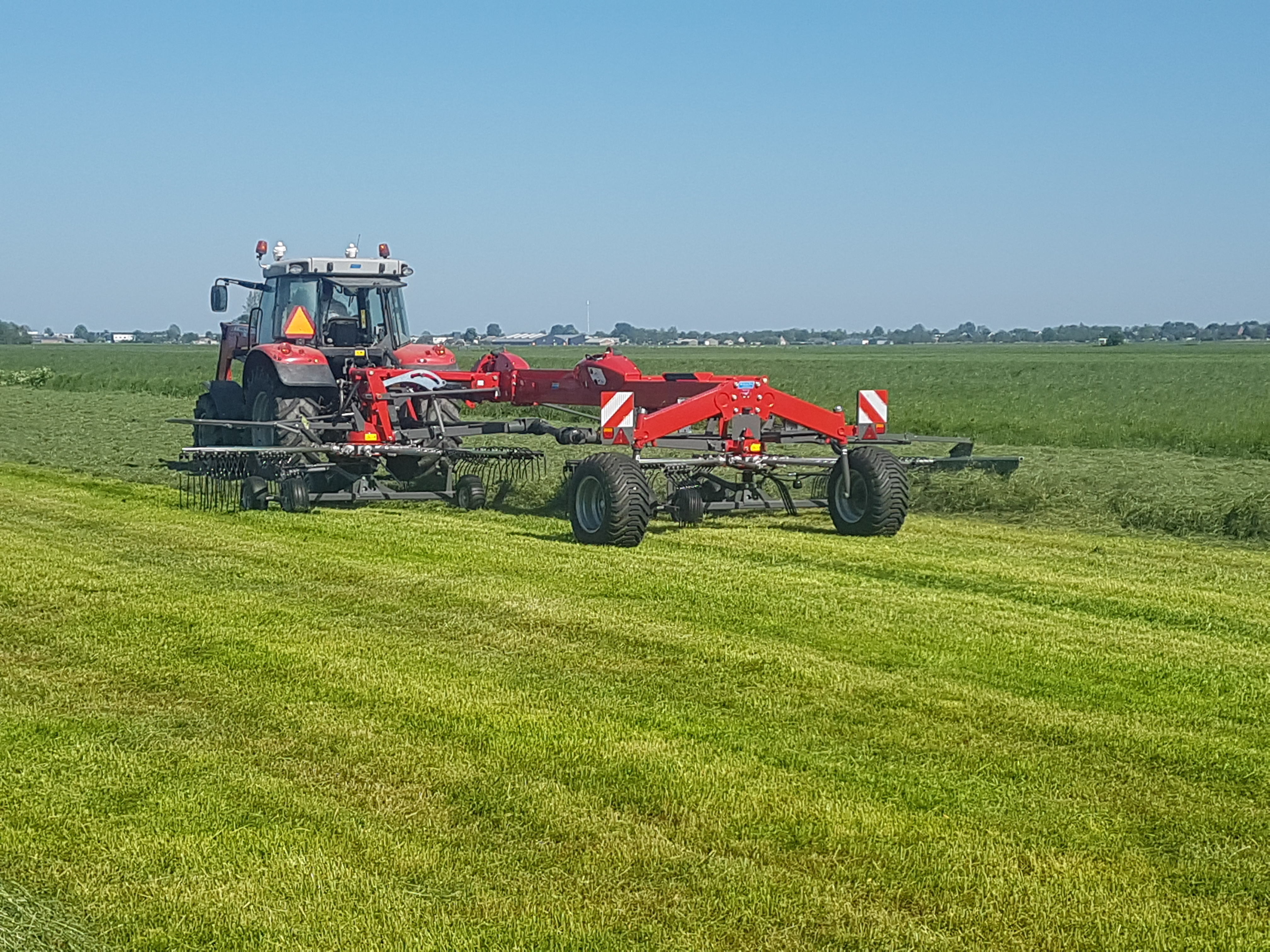 Fam van Egmond heeft de nieuwe Massey Ferguson RK 842 SDTRC PRO in gebruik genomen